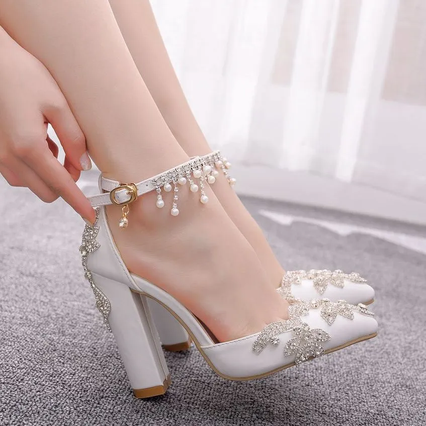 New White Pointed Crystal Wedding Shoes Coarse Heel Ultra-High Heel Bridal Shoes Buckle Tuxedo Water Drill Women Sandals HZ0115