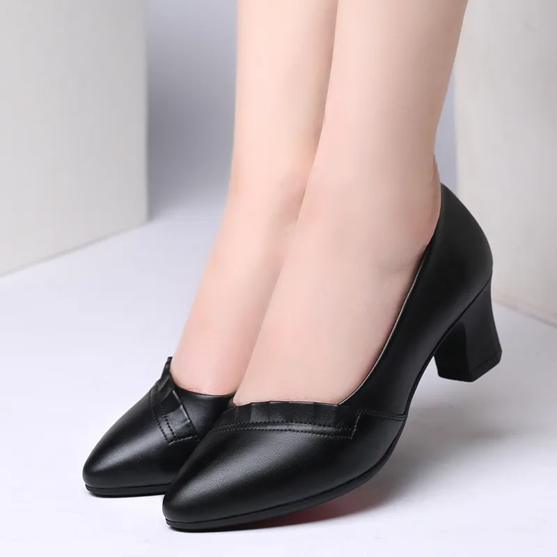 Round Head Shallow Mouth Mother Shoes Soft Sole Leather Shoes In The Elderly Heel Single Shoes Spring And Autumn Women's Shoes Work Shoes HZ0115
