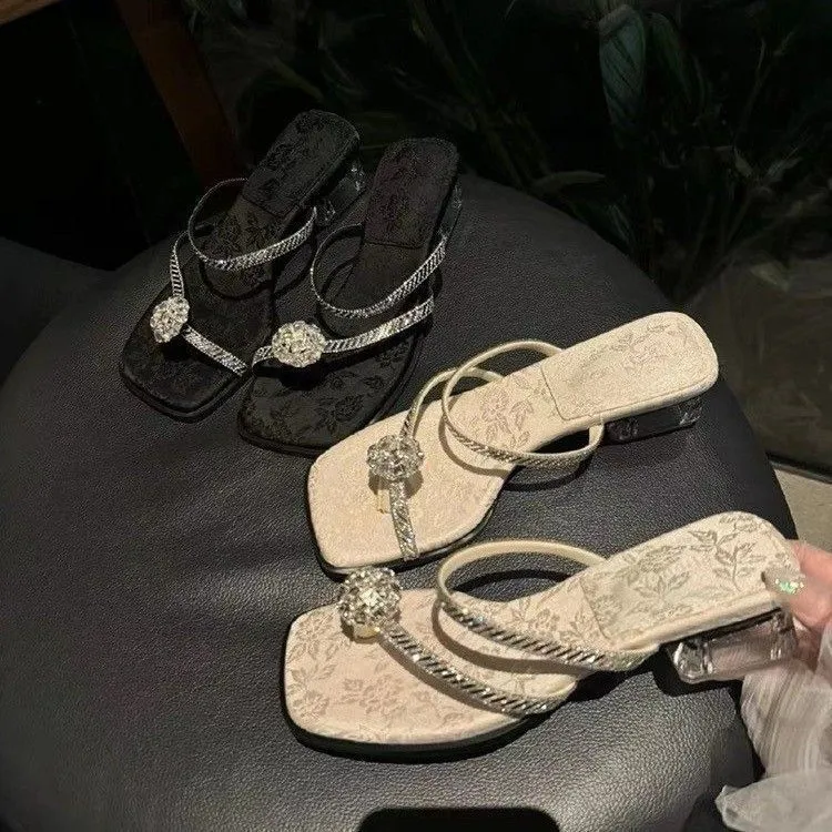 Fang Head One Foot Pedaled Drag Woman 2025 Korean Version Of The Small Temperament Transparent Heel Sandals 100 Matching Skirts Wearing Fashion Shoes HZ0115