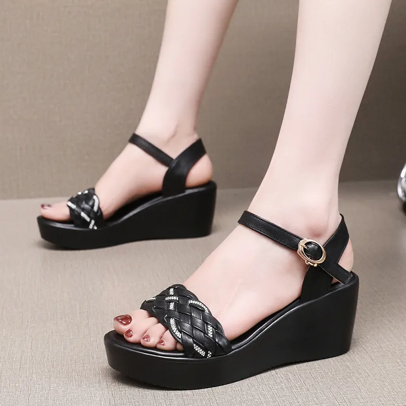 Slope Heel Thick-Soled Sandals Women Summer With A Word With Water Drill Weaving Mother Sandals Soft-Soled Pine Cake Beach Shoes HZ0115