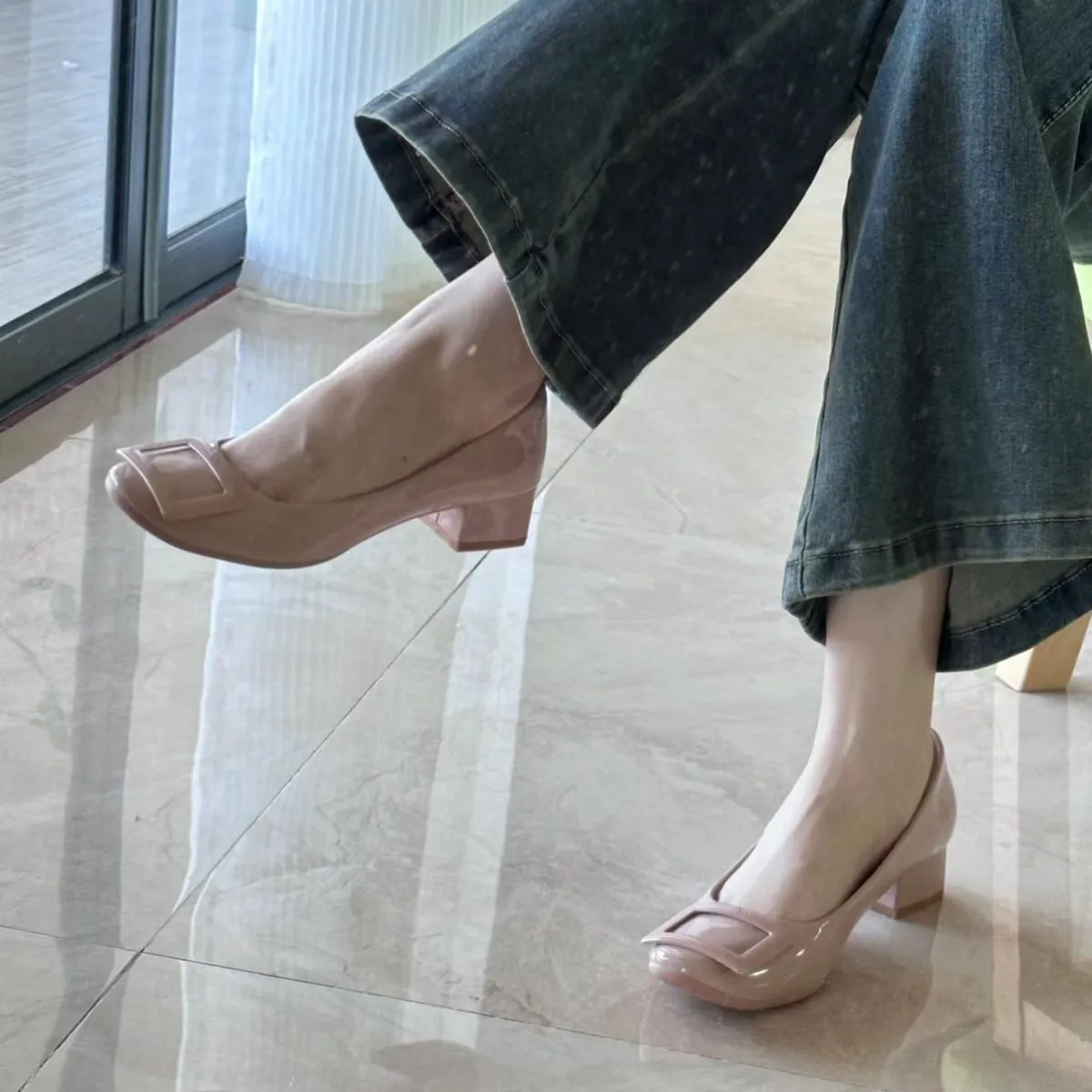 Naked Pink Single Shoes In The Autumn Of 2025 New Classic Square Buckle Patent Leather Round Head With Thick Heel Commuting Women's Shoes HZ0115