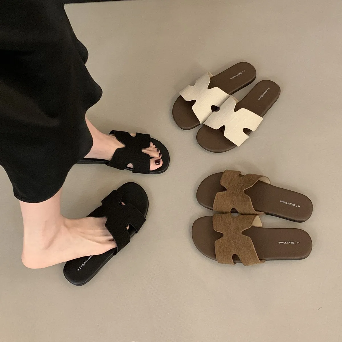 French Linen Flat-Bottomed Cool Slippers Women Wear 2025 New Holiday Wind Beach Soft Sandals HZ0115