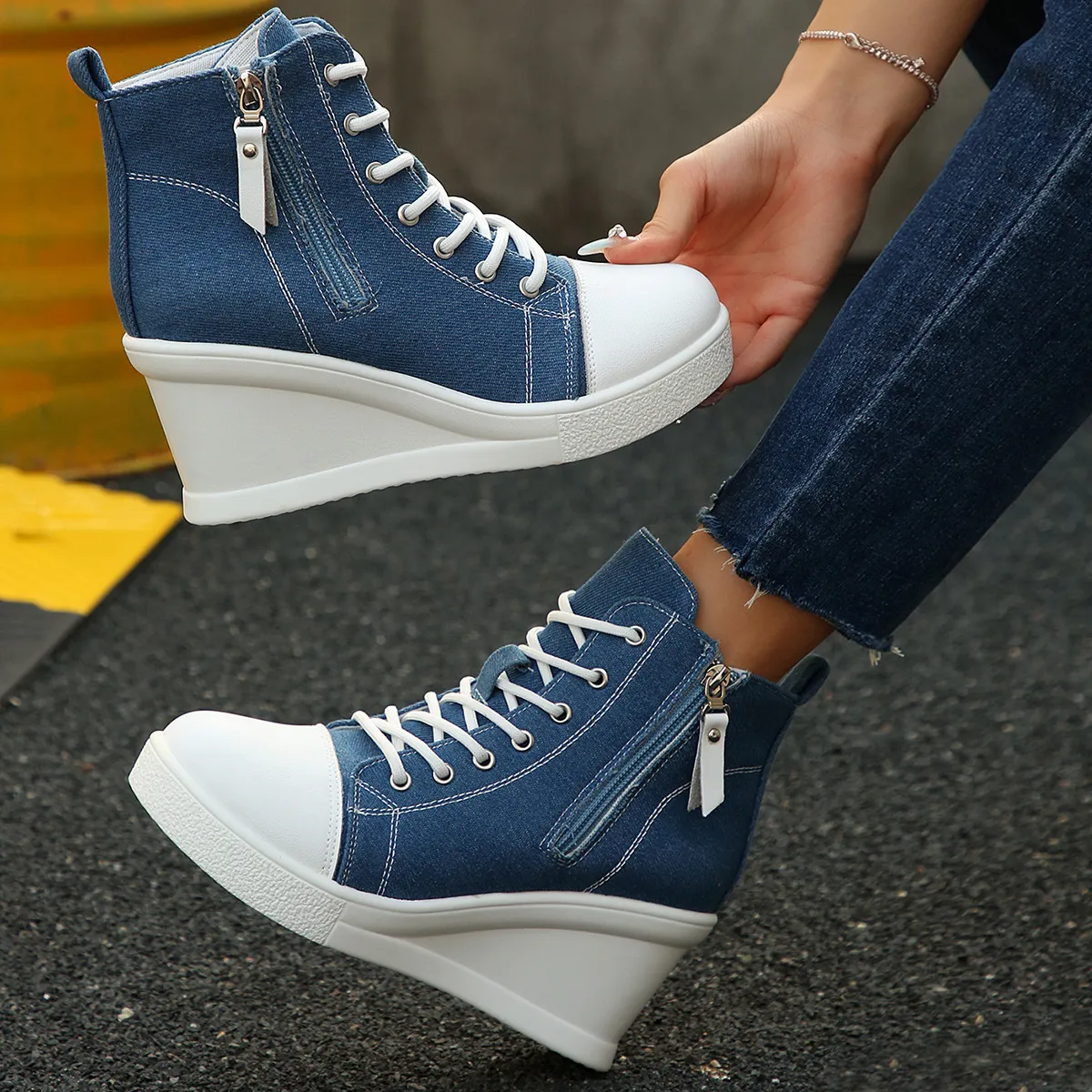 2025 New Large-Size High-Bang Canvas Shoes Women's Pine Cake Thick Bottom Heel Single Shoes Women Increase The Height Of Thin Fashion Single Shoes Women HZ0115