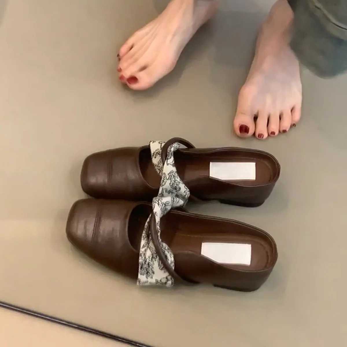 Vintage New Stroke Square Head Height Half Dragged Mary Jane Shoes Female Commuting Outside Wearing Bag Head Shoes HZ0115