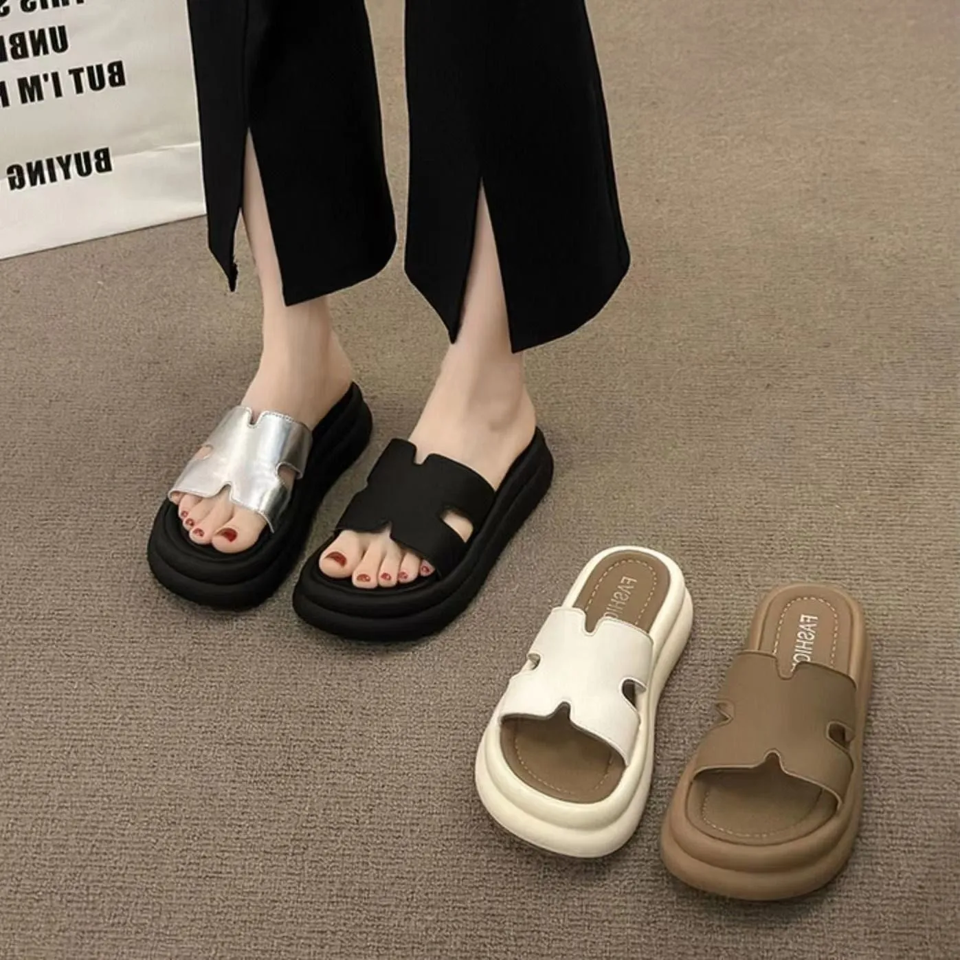 Slippers Women 2025 Summer New Round Head Thick Back Height Beach Sandals Fashion Word Drag Outside Wearing Sandals HZ0115