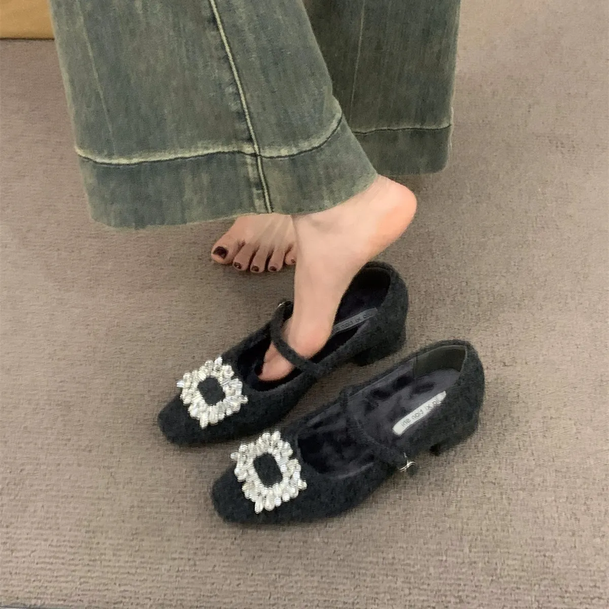 French Plus Plus Gray Mary Jane Hairy Shoes Women's Shoes 2025 Autumn And Winter Temperament High Heel Square Drill Single Shoes HZ0115
