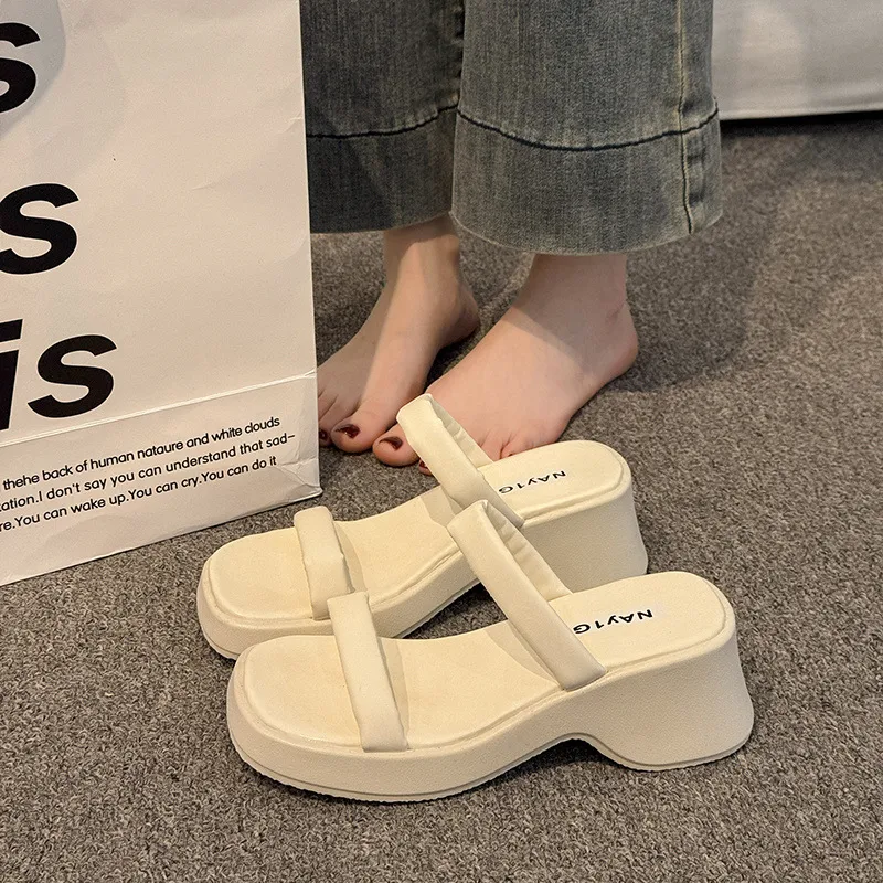 Slippers Women 2025 Summer New French Word With Square Head Thick Heels Fashion Wearing Open-Toothed Sandals HZ0115