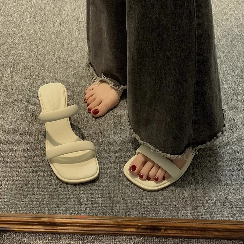 Coarse Heel With Small Cool Slippers Women In The Summer Of 2025 New Wearing French Retro Temperament High Heels Sandals HZ0115