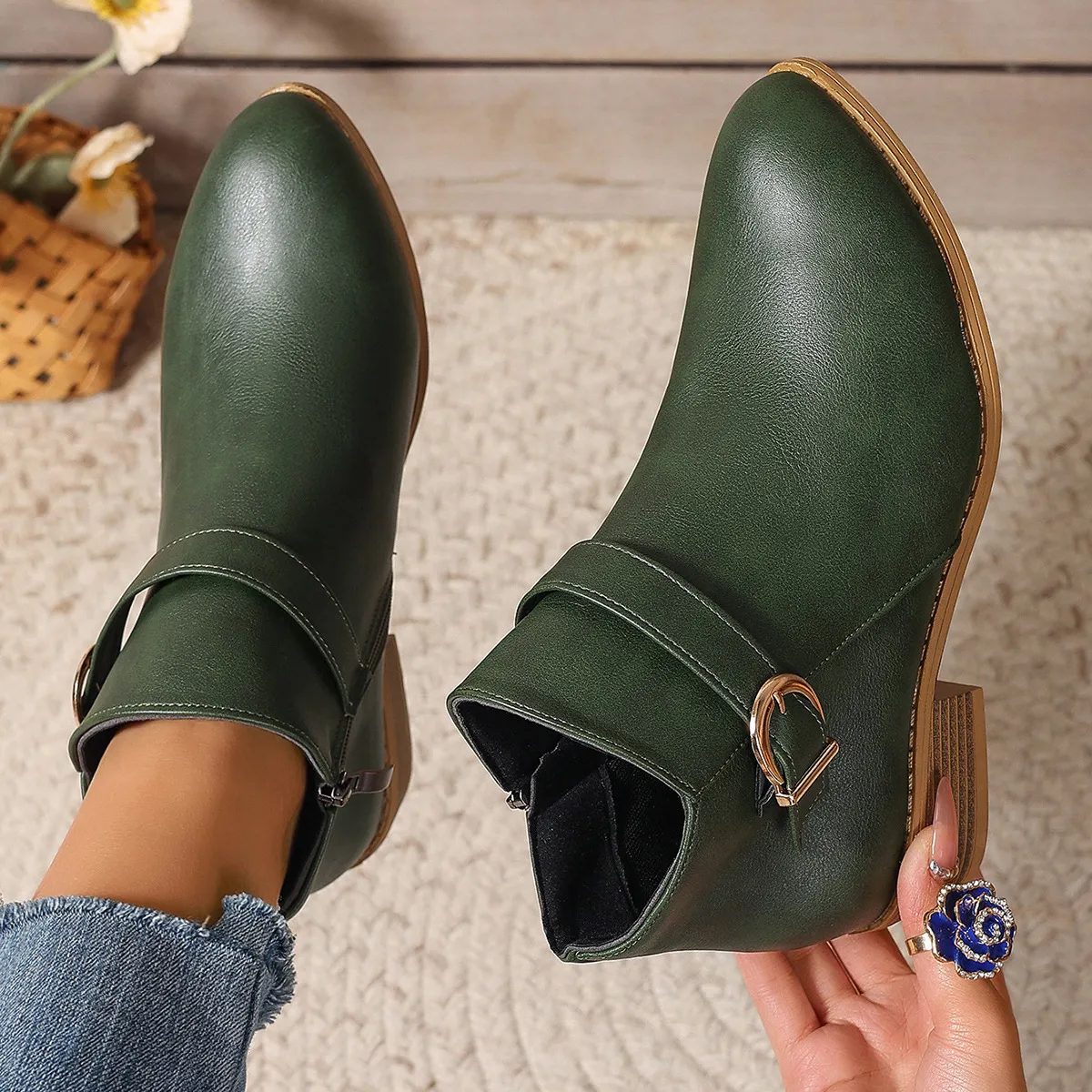 Large-Size Retro Martin Boots 2025 New Pointed Belt Buckle Side Zipper Chelsea Boots Women's Shoes HZ0115