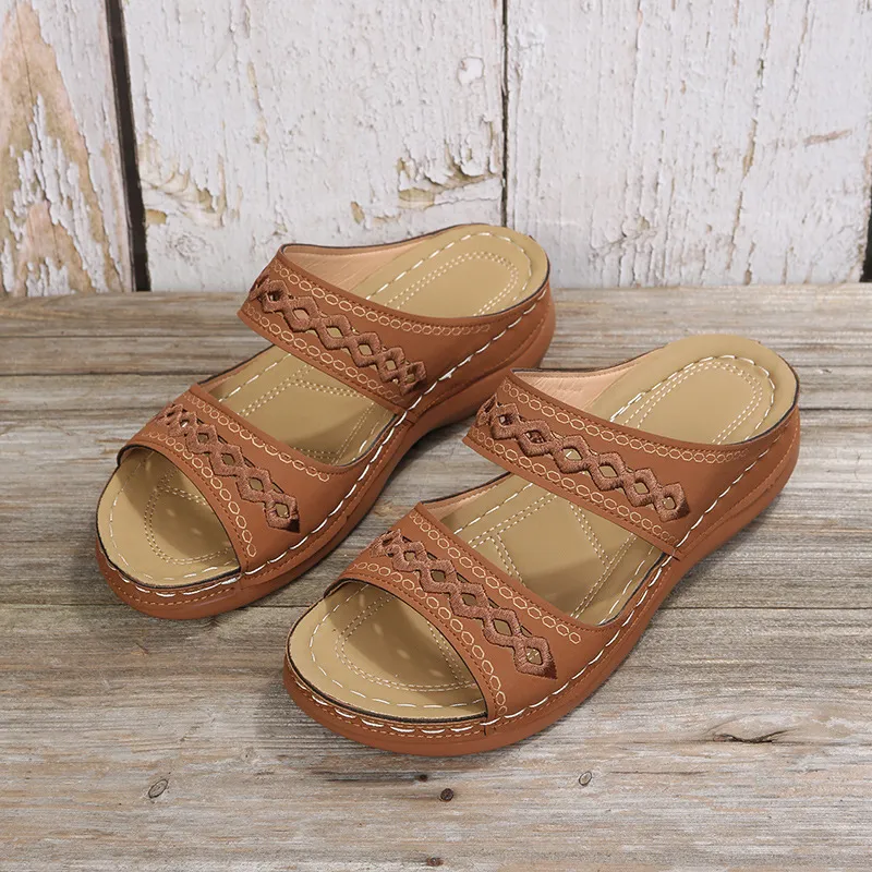 2025 Summer New Women's Thick-Bottomed Slippers Large-Size Fish Mouth Thick Bottom Beach Slippers HZ0115