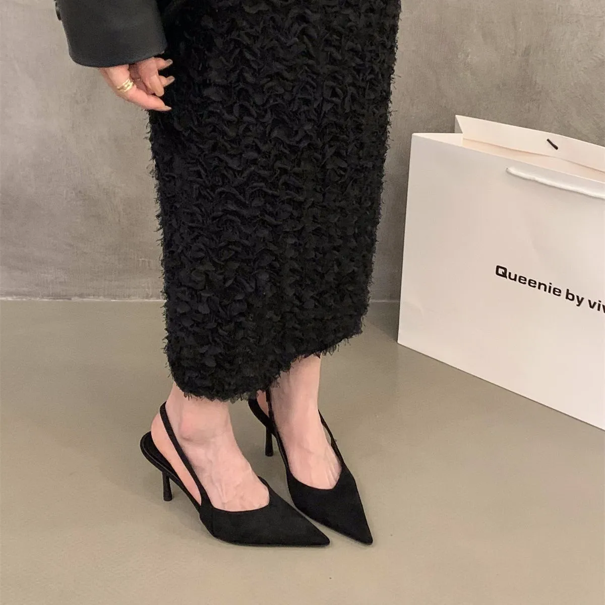 Temperament High-Heeled Black Bag Head Sandals Female High Spring And Summer Explosion Of Small High-Grade Temperament With Skirt Pointed Single Shoes HZ0115