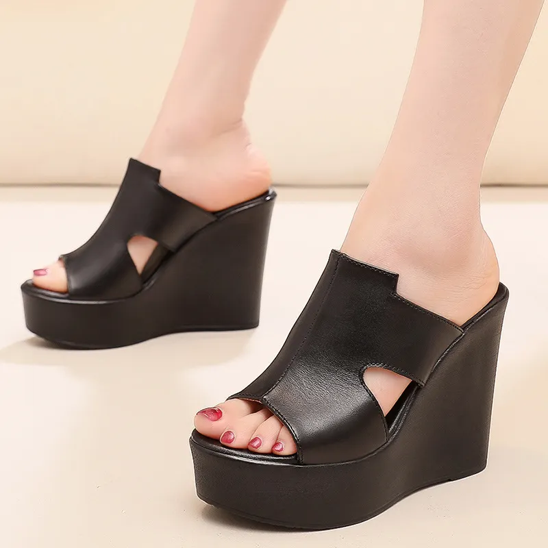 Cowskin Hollow Waterproof Table Thick Bottom One-Word Drag High Slope And Fitting Room Slippers Soft Bottom Loose Cake 4243 Women Cold Slippers HZ0115