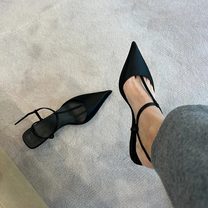 Good Expensive ~ French Triangle Bag Head Cat Heel Sandals Women Coarse 2025 New Summer Ding Noodles In The Tip Single Shoes HZ0115
