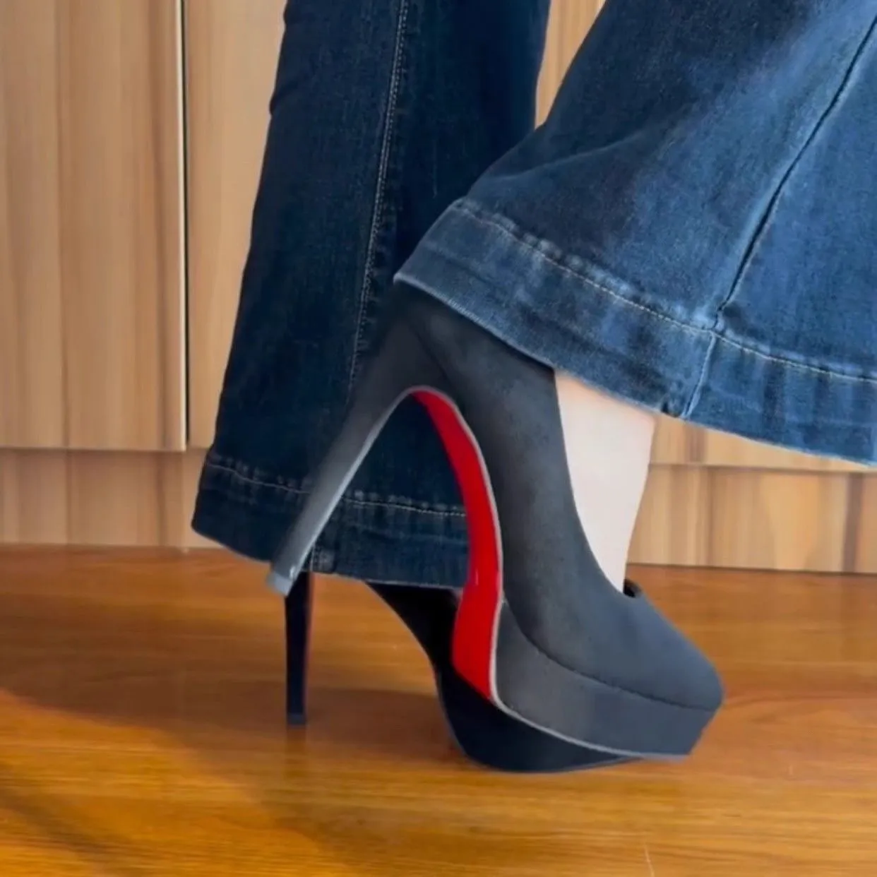 Elegant Waterproof Port Style Temperament New Spring And Autumn Retro High Heels Single Shoes 2025 Fine Heel Thin HZ0115