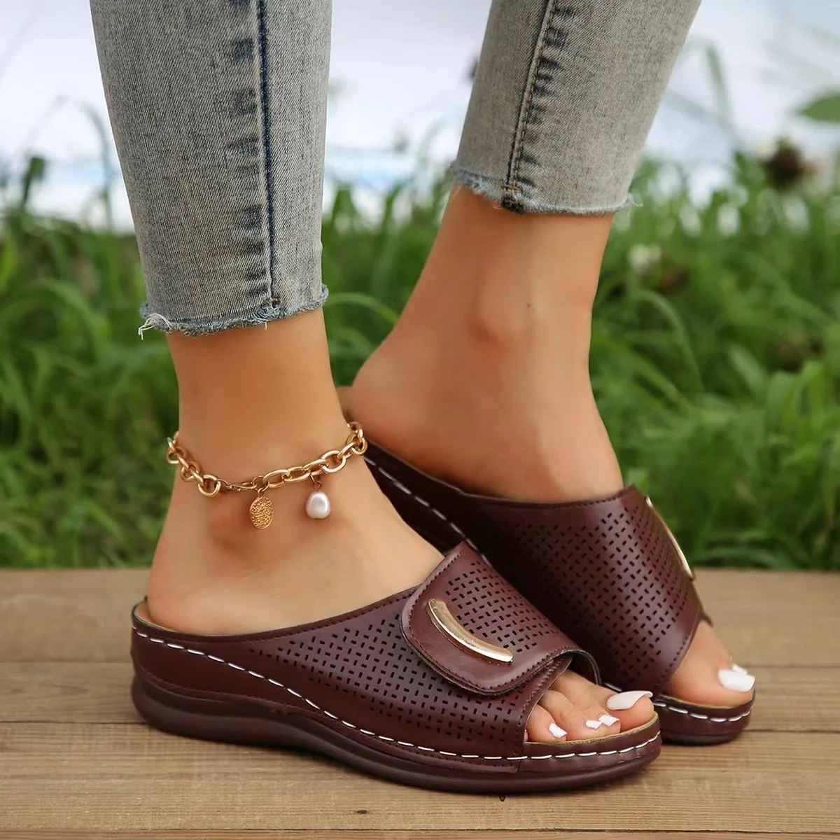 2025 New Large-Size Slope Heel Sandals Women's Wide Strip With Breathable Casual Shoes Pure Color Slope Heel Women's Shoes HZ0115
