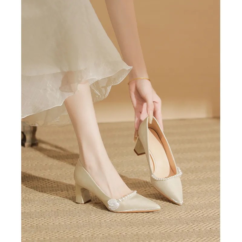 Naipa~French Pearl Coarse Heel High Heels Design A Sense Of Niche Temperament Dentstiness Head Dress Bridesmaid Shoes Light Color HZ0115