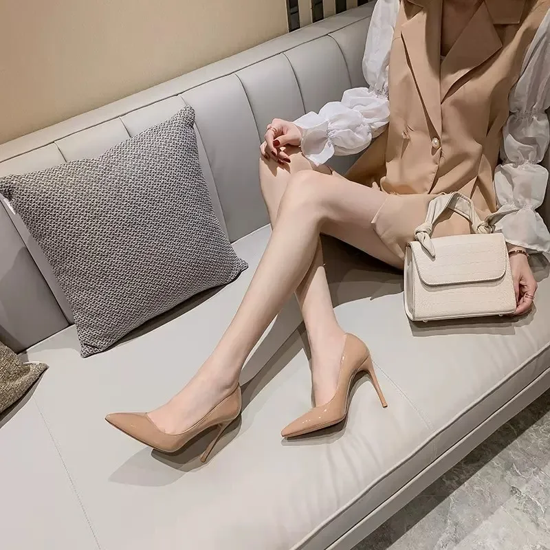 High-Heeled Women 2025 Summer New Pointed Nude Temperament Fine Heel Patent Black Light Single Shoes Women HZ0115