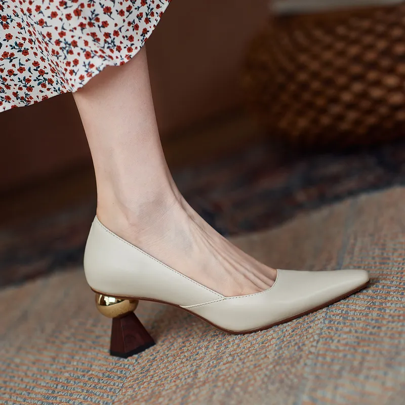 Coarse Heel Single Shoes Women 2025 New Spring Design Sense Niche Temperament And Shallow Tip Soft Leather High Heels HZ0115