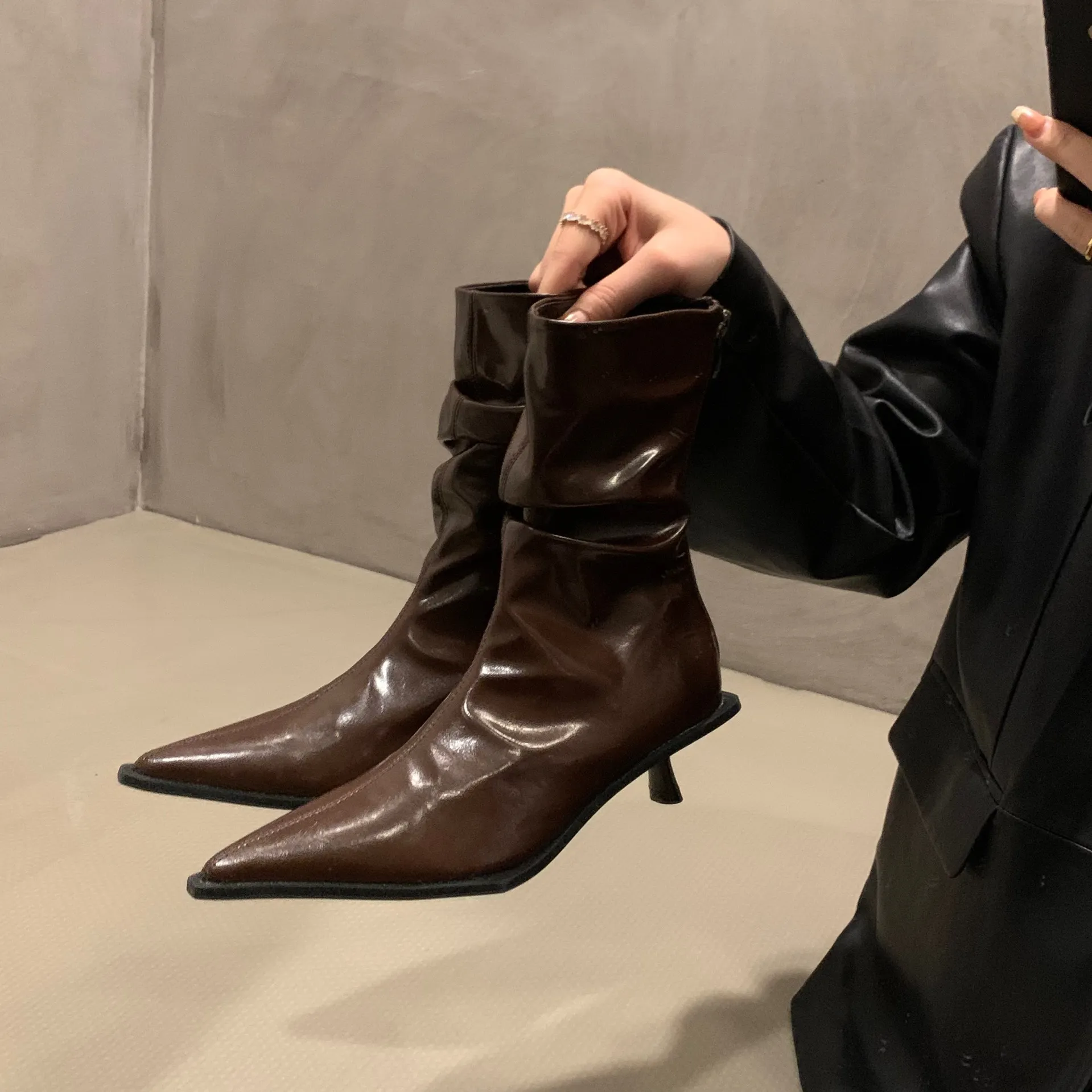 French Temperament High-Heeled Thin Short Boots Women's Shoes 2025 New Brown Autumn And Winter Plus Velvet Tip Boots Small Bare Boots HZ0115