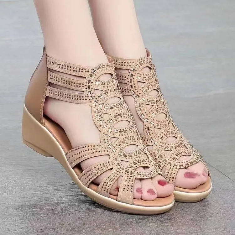 Rome Sandals 2025 New Soft Leather Mother Shoes Fashion Wearing Ladies Soft Bottom Hollow Women's Cool Shoes Large Size HZ0115