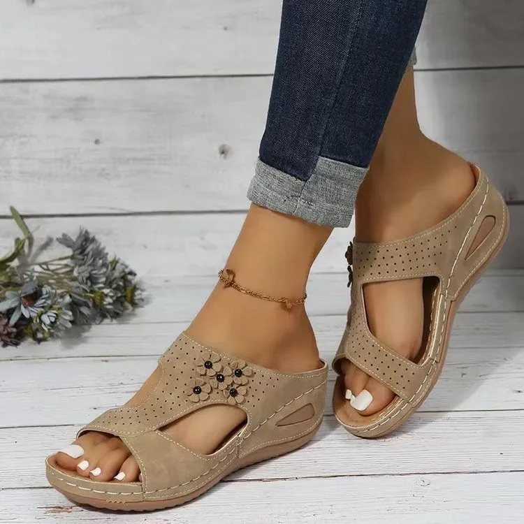 In The Summer Of 2025, The New Slope Of Women's Sandals Sold Thick Bottom And Flower Shoes. HZ0115