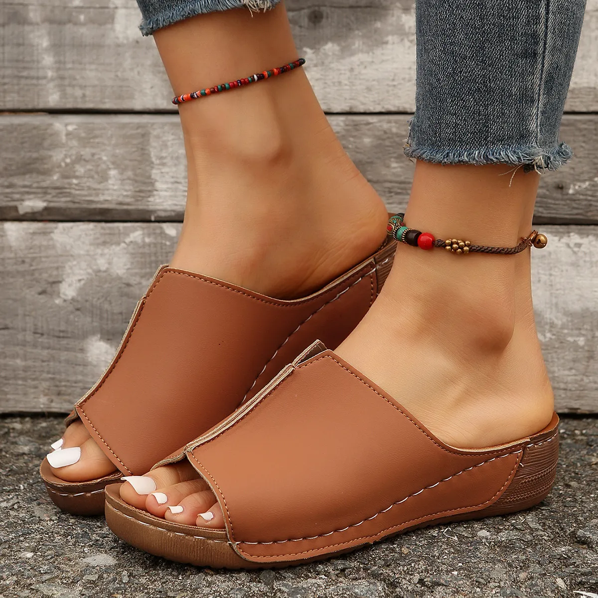 2025 Spring And Summer New Cool Drag Women's Shoes Comfortable Slope And Thick Sole Simple Casual Wear Slippers HZ0115