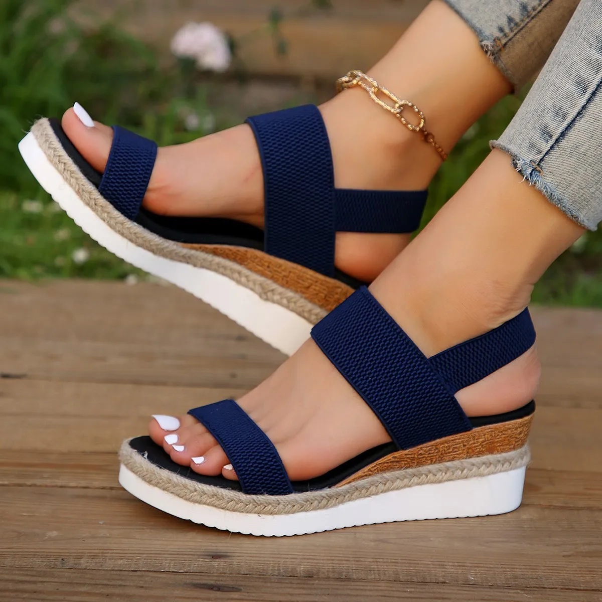 Large-Size Slope Heel Sandals Women 2025 Summer New Fish Mouth Tight Feet Thick-Soled Sandals HZ0115