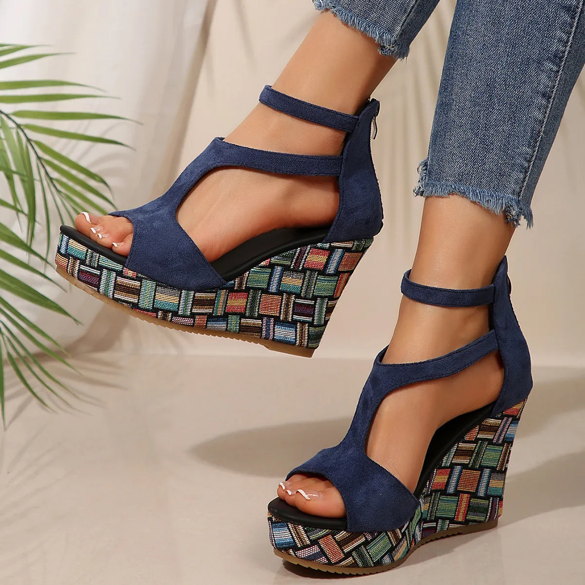 Large-Size High-Heeled Fish Mouth Sandals Women Thick Bottom Slope And Fish Mouth Word Buckle Bottom Cold Slippers HZ0115