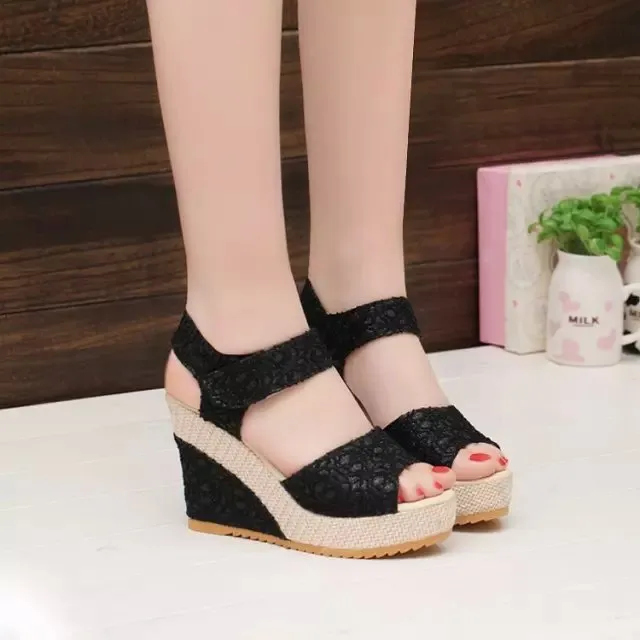 2025 Summer New Slope And Fish Mouth Sandals Women's Casual Loose Cake Thick Sole High Heel Magic Sticker Women's Shoes HZ0115