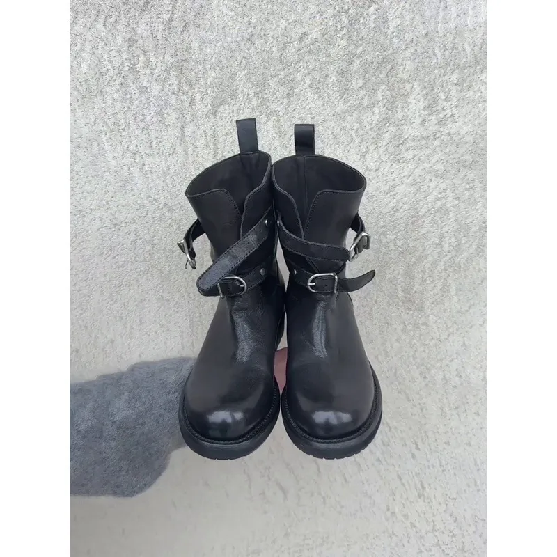Vintage Belt Buckle Short Barrel Knight Boots Coarse And Western Cowboy Boots Women Thin Round Head Locomotive Short Boots HZ0115