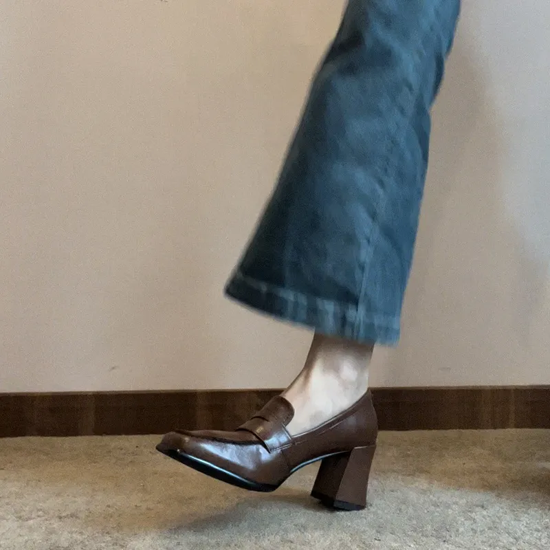 Coarse Heel High-Heeled Women's Autumn 2025 New Black British Wind Happy Shoes Temperament Square Single Shoes HZ0115