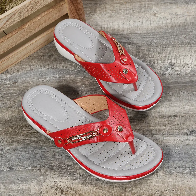 Spring And Summer Large-Size Clip Slippers Women's Slope And Thick-Soled Beach Shoes Flip-Flops HZ0115