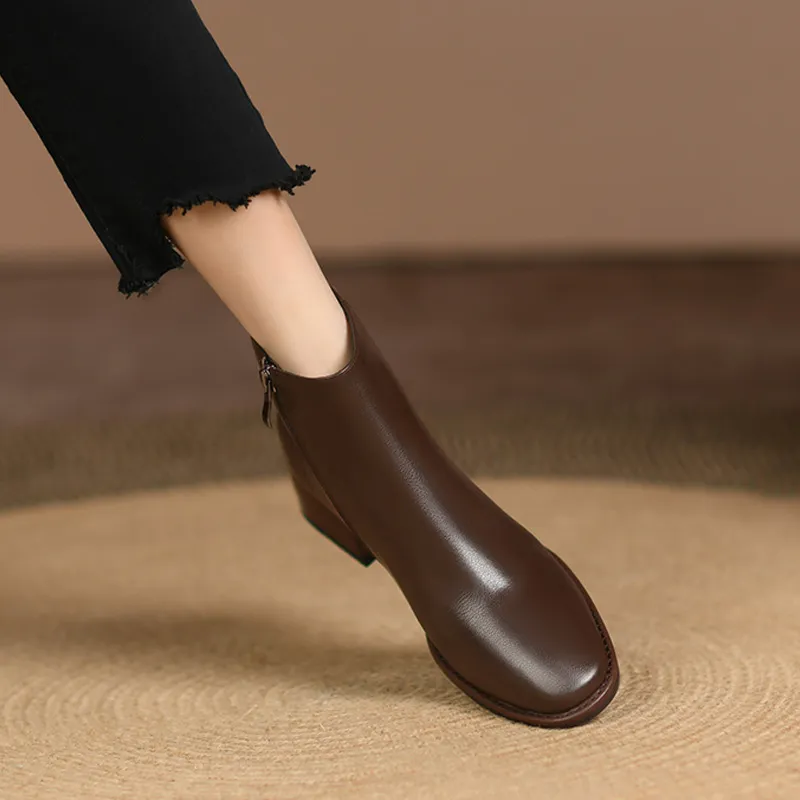 Chelsea Boots And The New Rough And Martin Boots With The New Winter Of 2025 HZ0115