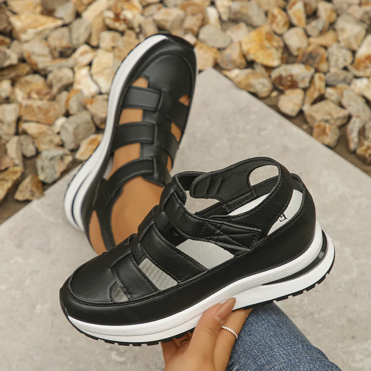 Empty-In-Out Casual Sandals Women Wear The New Slime Of Thin Pine Cakes In The Summer Of 2025. HZ0115