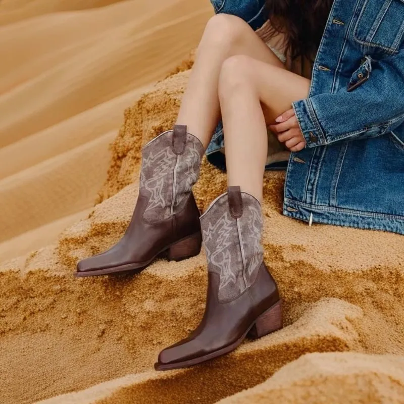 Cowboy Boots Women's 2025 New Boots Net Red Embroidery Western Shoes Travel Wears Desert Boots Northwest Knight Boots HZ0115