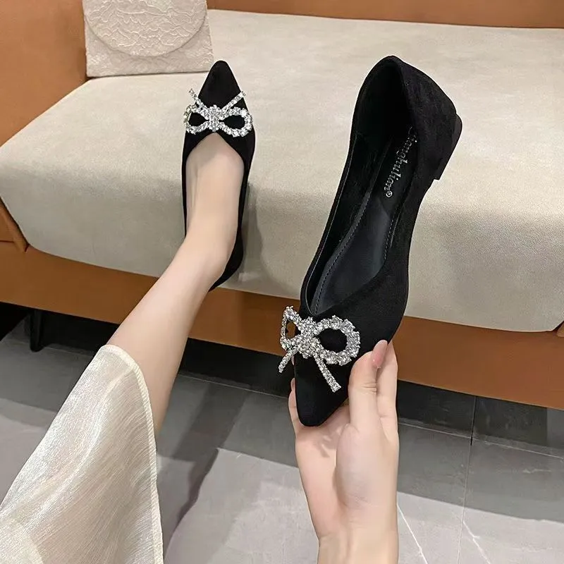 Autumn 2025 New French Daily Sweet Bow Drill Single Shoe Tip Bow Bow Tie Heel HZ0115