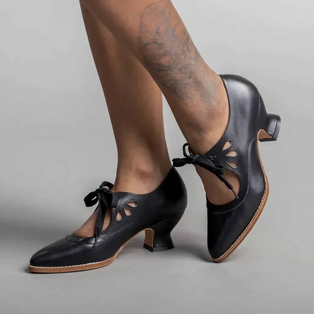 2025 New Fashion Heel Women Hollow Heel Single Shoes Pure Color Large-Size Pointed Shoes HZ0115