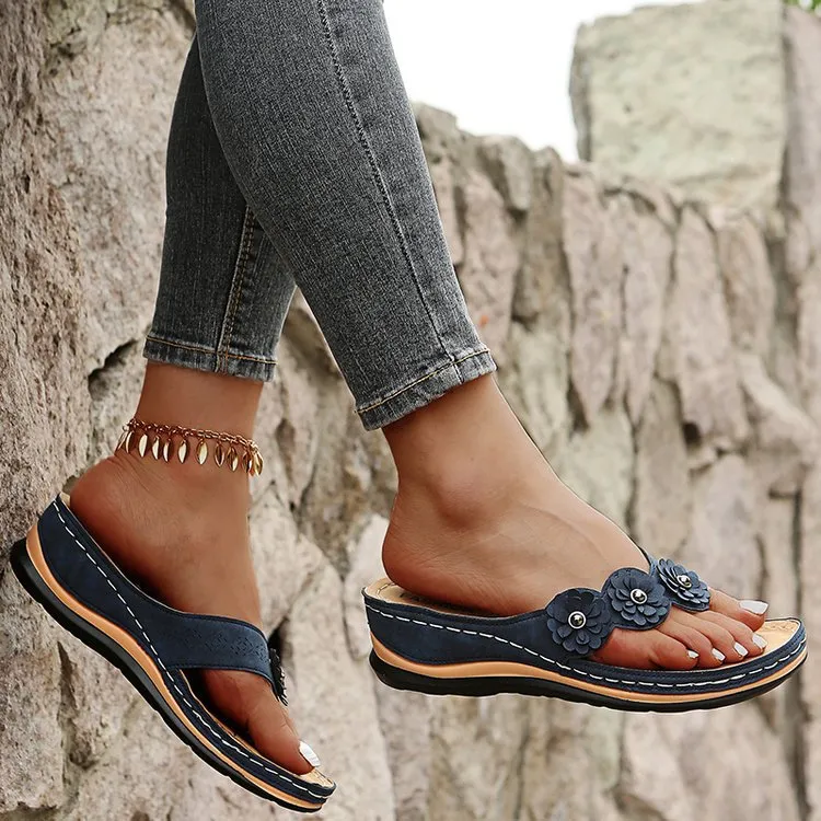 Summer Lady Southeast Asian Font And Casual Beach Slippers Casual Fashion Thick-Soled Shoes HZ0115