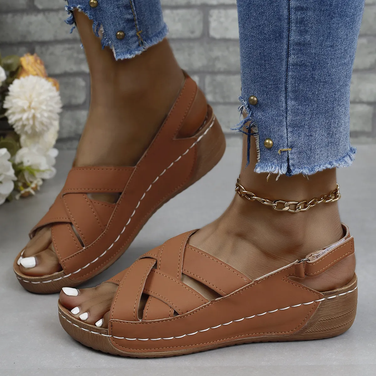 2025 Summer New Slope With Magic Sticky Fish Mouth Roman Sandals Women Large-Size Thick-Soled Sandals Women HZ0115