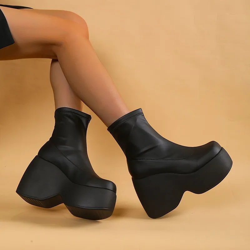Small Man Increases Thick Bottom Short Barrel British Wind Martin Boots Summer 2025 New Retro Black Short Boots HZ0115