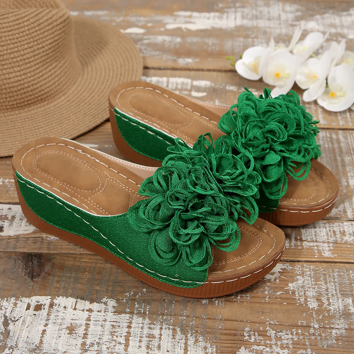 2025 New Summer Women's Slope And Thick-Bottom Slippers Large-Size Wear With Flowers Decoration HZ0115