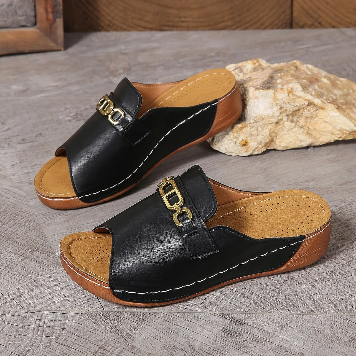 2025 New Summer Thick-Bottomed Fish Mouth Slippers Women's Shoes Large-Size Wide Strips Thick-Bottomed Slippers HZ0115