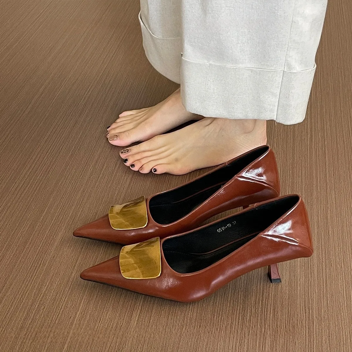 French Pointed High-Heeled Shoes Women's Shoes In The Spring Of 2025 New Niche Design Temperament Fine Heel Single Shoes HZ0115