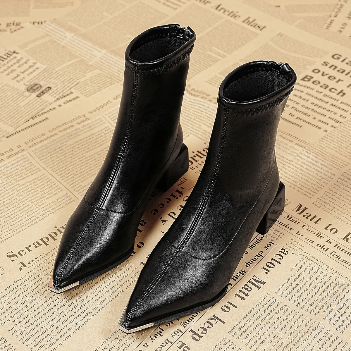 French Sharp-Headed Short Boots Women's Boots 2025 New Autumn And Winter High And Fry Street Korean Small Ankle Boots HZ0115