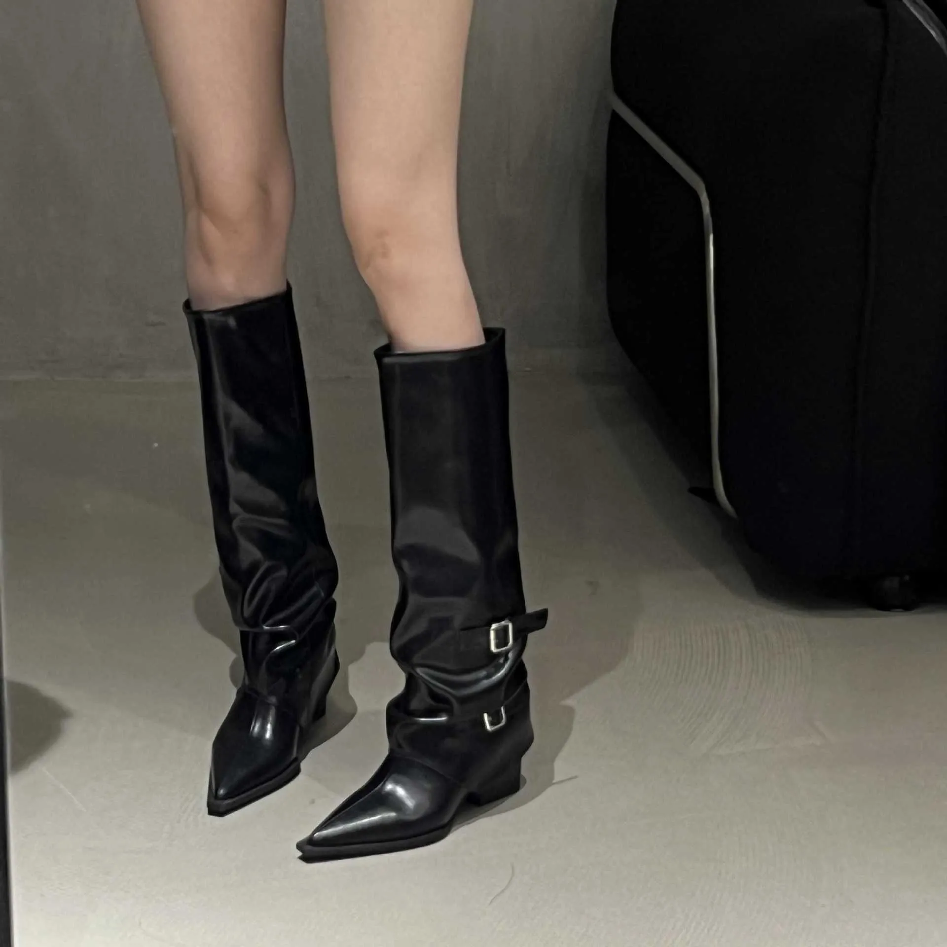 Belt Buckle ~ Trouser Boots Coarse And Boots Boots Girl Hottie High Boots Pointed Black Pants Tube Boots HZ0115