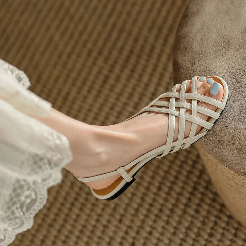 Summer 2025 Rome Braided Sandals Women Retro Wind Flat Base Soft Bottom White Low-Heeled Hollow Fish Mouth Shoes HZ0115