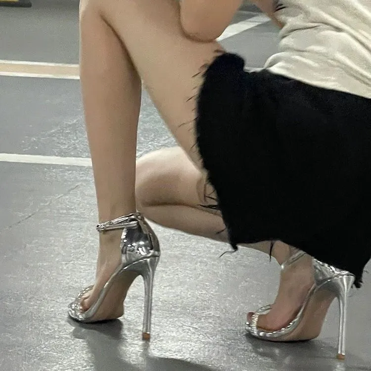 In The Summer Of 2025, The New Silver Patent Leather With Water Drill High Heels Women's Fine Heel Sandals Are Beautiful. HZ0115