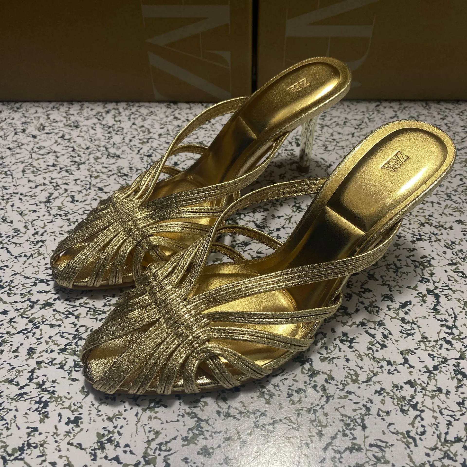 ZA Home 2025 New Women's Shoes Low Heel Temperament High Heels High-Heeled Shoes Back Scratches Single Shoes Gold Sandals HZ0115
