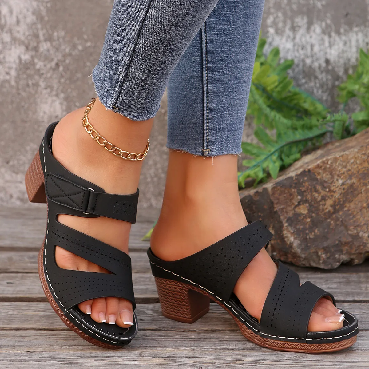 2025 New Summer Slope And Fish Mouth Slippers Women's Casual Large-Size Coarse And Slippers With Solid Color HZ0115