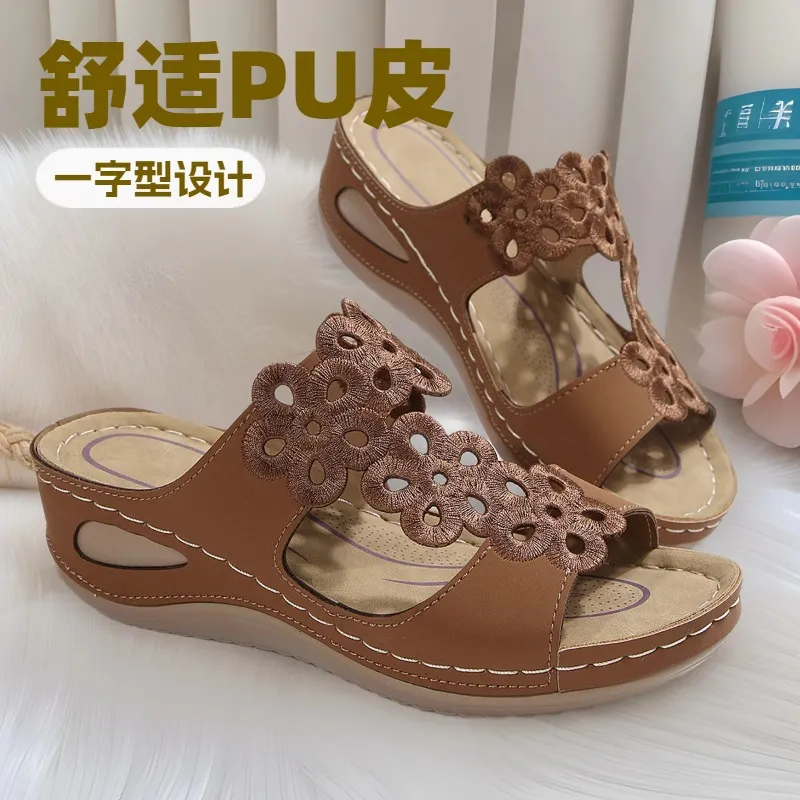 2025 Summer New Women's Slope And Thick-Bottomed Slippers Large-Size Fish Mouth Casual Beach Shoes Women HZ0115
